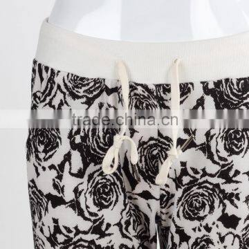 F5W30163 Women Contrast Waistband Floral Knit Trousers photo-5