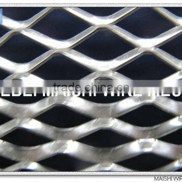 Expanded metal wire mesh fence