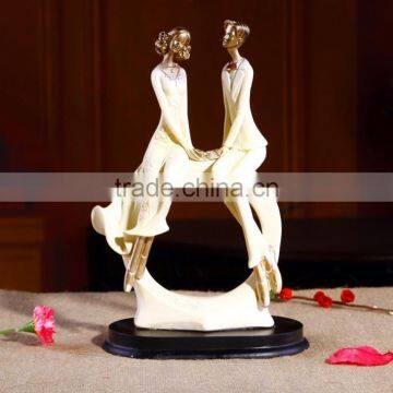 Romantic couple figurine wedding gift box wholesale malaysia