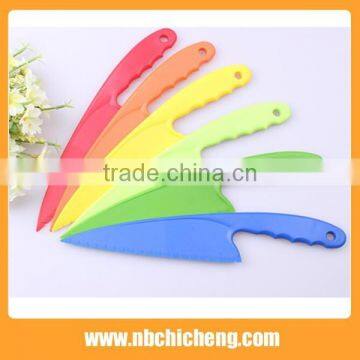 Food Grade Disposable Plastic Pizza Knife/Bread Knife photo-4
