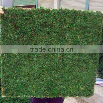 Decorative green moss mat