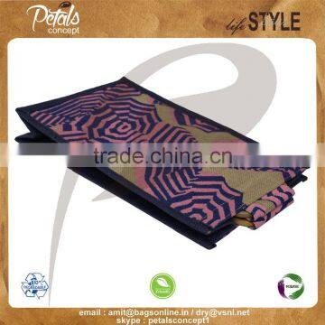 PP Laminated Jute Two Bottle Wine Bag With Window & With Wooden Cane Handle With Inside Partition photo-6