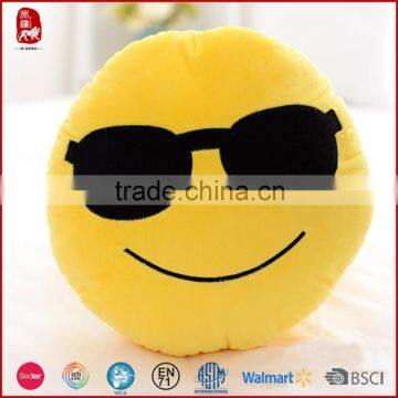 2015 hot sale purple devil plush emoji pillows Chinse manufacture