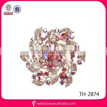 Fashionable pink colored diamante metal flower brooches for girls