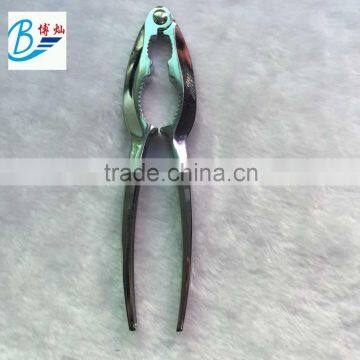 high-quality zinc alloy nut cracker lovelly nut cracker