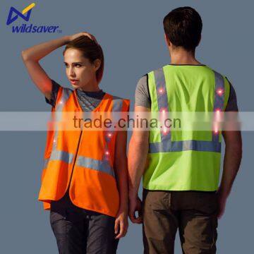 Working Outdoors Flashing Safety Vest With Reflective Fabric photo-2