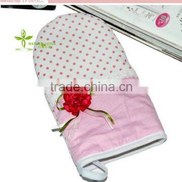 OEM China New Style Duck Tongue Shape Printed Dot Cute Kitchen Towel Oven Mitts photo-2
