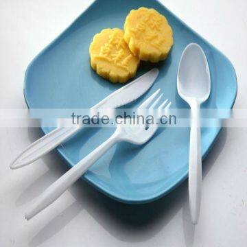 Inexpensive China Like Disposable Plastic Flatware set