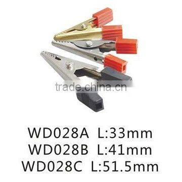 Alligator clips for battery