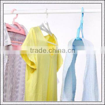 Customized High Quality New Design Candy Color Plastic Cloth Hanger for Sale Adult Size Manufacturer photo-2