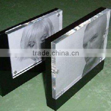 Magnetic acrylic picture frame with black color