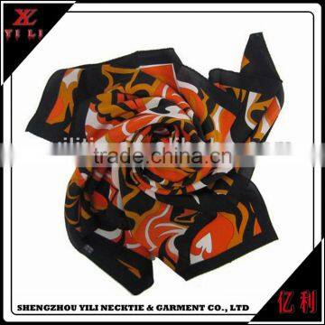 Custom Hot Selling Latest Fashion Logo Print Silk Scarf photo-5