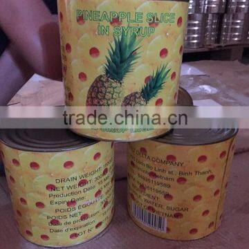 Canned pineapple in tin A10