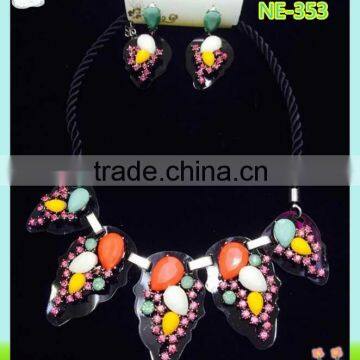 Wholesale fancy resin stone necklace design