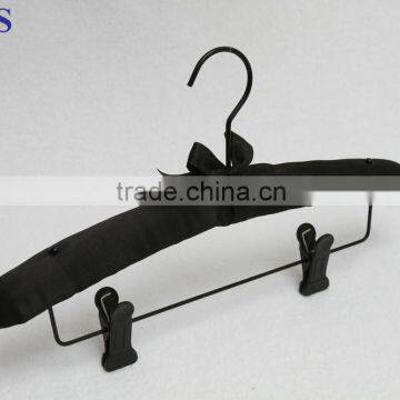 Black color popular fabric clips Hanger