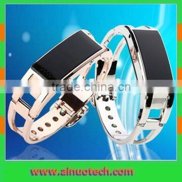 2014 NEW smart watch D8 Wristwatch Bluetooth Wrist Bracelet Watch For iPhone Android mobile