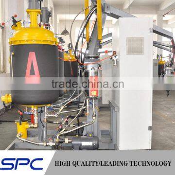 Low Pressure Polyurethane PU Key Chain Foaming Injection Machine photo-6