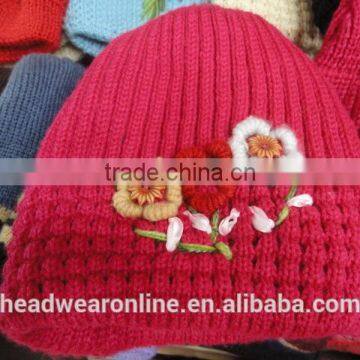 Red Embroidery Knitted Hats photo-4