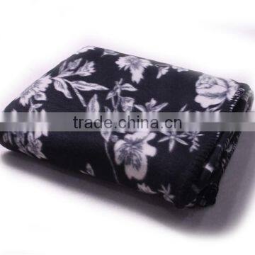 Promotional popular cheap price comfortable soft blanket 100%polyester fleece