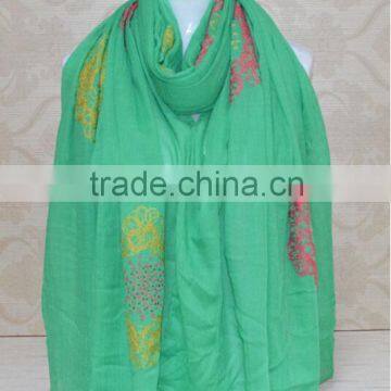 Wholesale Fall Winter Fashion Embroidery Design Flower Woman Cotton Shawl