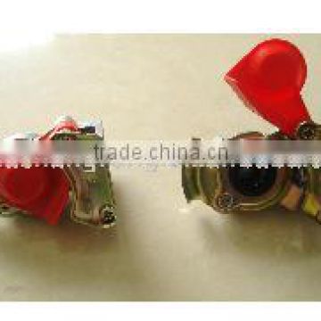 Trailer coupler head air coupling