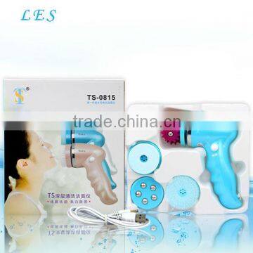 Rechargeable electronic ultrasonic face cleanser