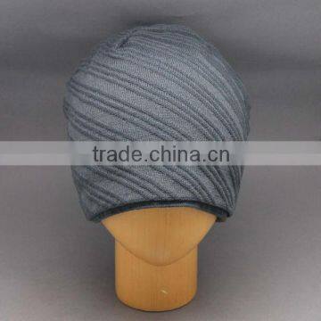REVERSIBLE BEANIE HAT
