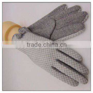 Children Five Fingers Knitted Gloves To Specification