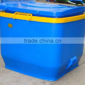 Auto plastic pond feeder for fishery