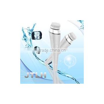 most famous rotating electric facial cleanser brush facial brush