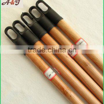 Varnished Eucalyptus Wooden Broomstick With 7.0cm Plastic Cap