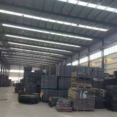 Cast Iron Manhole Cover for Road Construction - Made in China photo-5