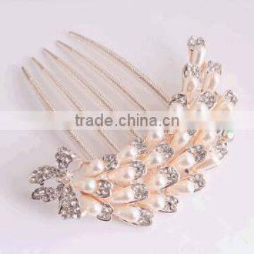 Bella rhinestones and pearl comb wedding accessories for bride