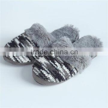 Woman knitted indoor slipper with dots textile sole