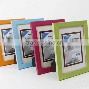 Flat PS Picture Frame, Features Sleek finish works with any decor