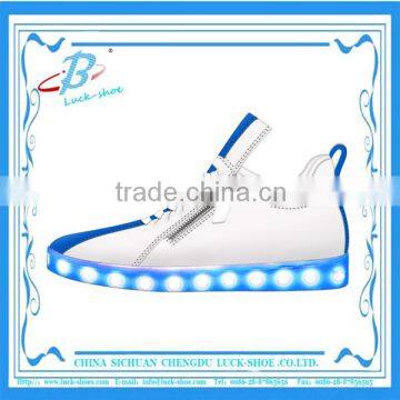 Women PU led light running shoes light and soft for wholesale