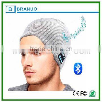 bluetooth winter hat with headphone and speaker