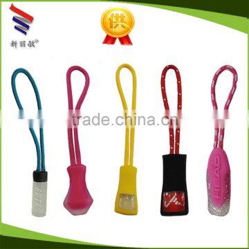 Hot saling high quality clothing double sided rubber custom zipper puller from Factory