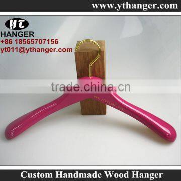 IMY-540 red wooden custom logo hangers for bulk