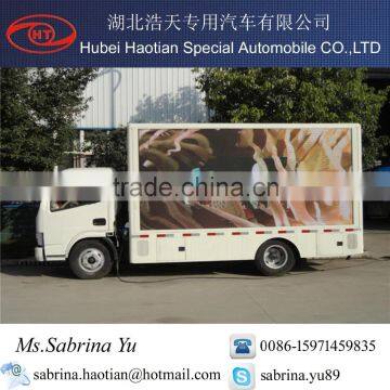 Brand new dongfeng 4x2 led advertising trucks mobile led vehicles