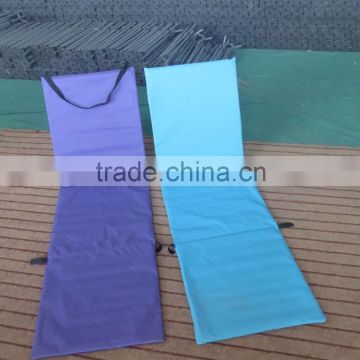 Padded folding beach mat with backrest/Folding flooring mat with strap