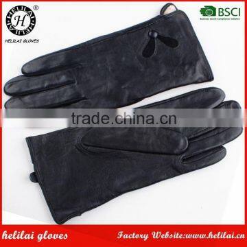 Factory Customized Fashion Ladies Black Leather Gloves in Winter photo-2