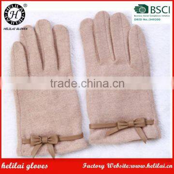 wool gloves with leather bow for lady