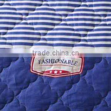Patterned Anti Slip Thin Waterproof Mattress Pad