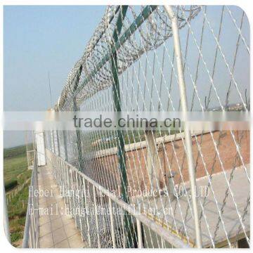 High quality cheap barbed wire/ barbed wire making machine China supplier