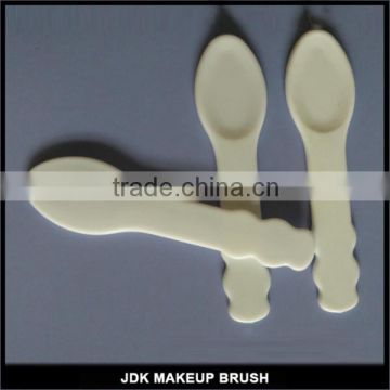 Lace Trimming White Plastic Elegant Beauty Cosmetic Spatula Applicator for Mixing