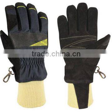 Fire fighting gloves