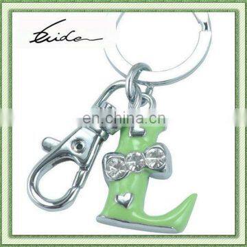 GREEN LETTER L KEY HOLDER WITH CRYSTAL