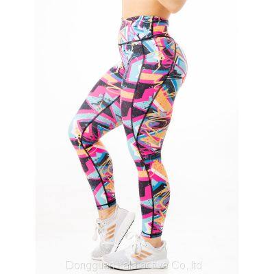Woman's Plus Size Capris Activewear Exercise Leggings W/Designs&Digital&Mesh photo-3