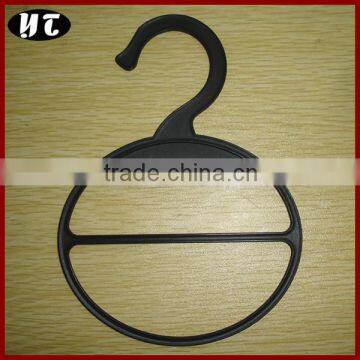 Plastic ring for scaef black scarf hanger with logo